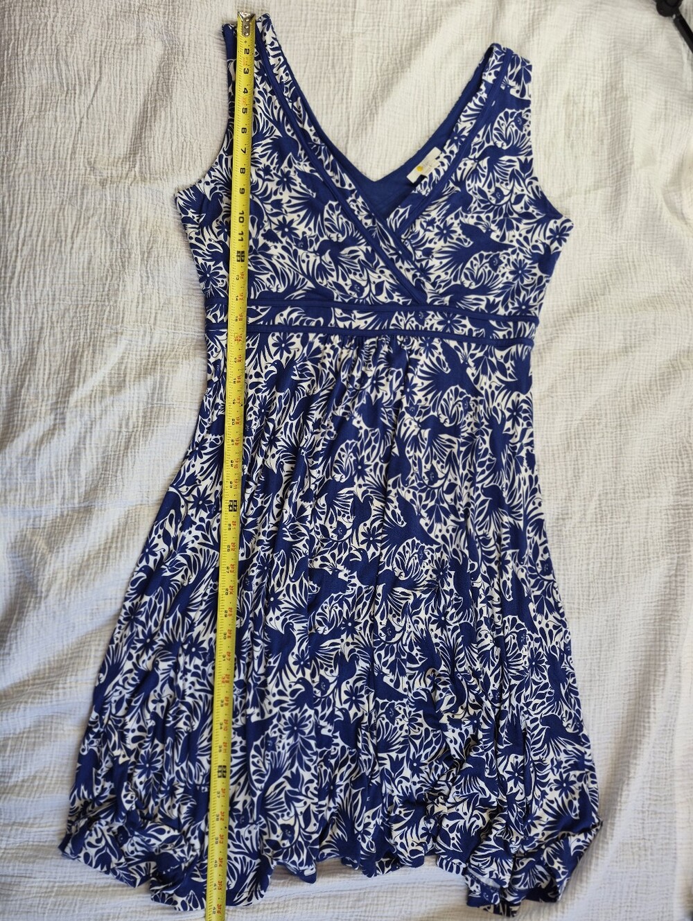 Boden Lorna Faux-Wrap Jersey Mini Dress, Size 12, Blue/White Dawn Bird Tile, EUC - Picture 8 of 12
